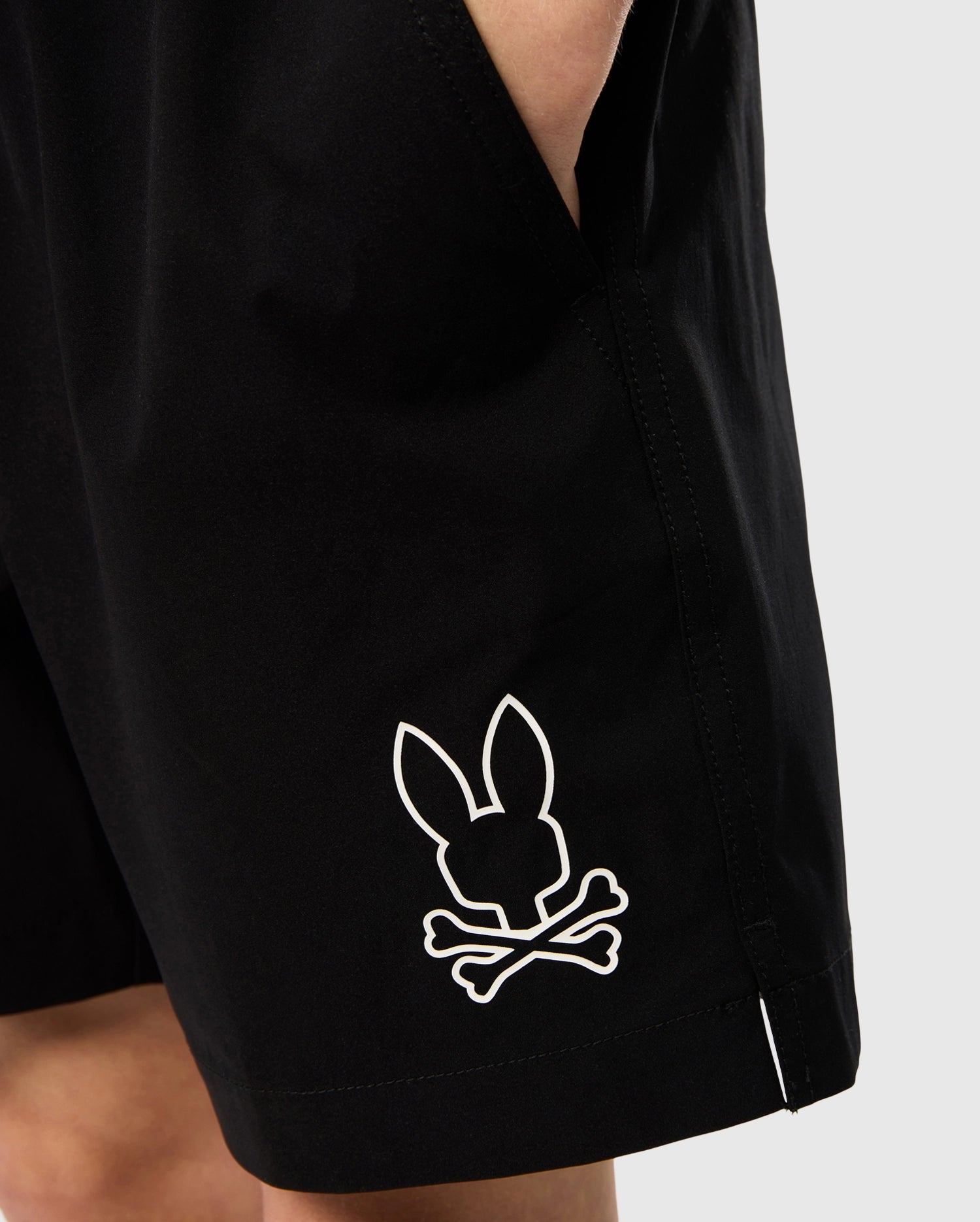 B0W646C200-BLK_3.jpg