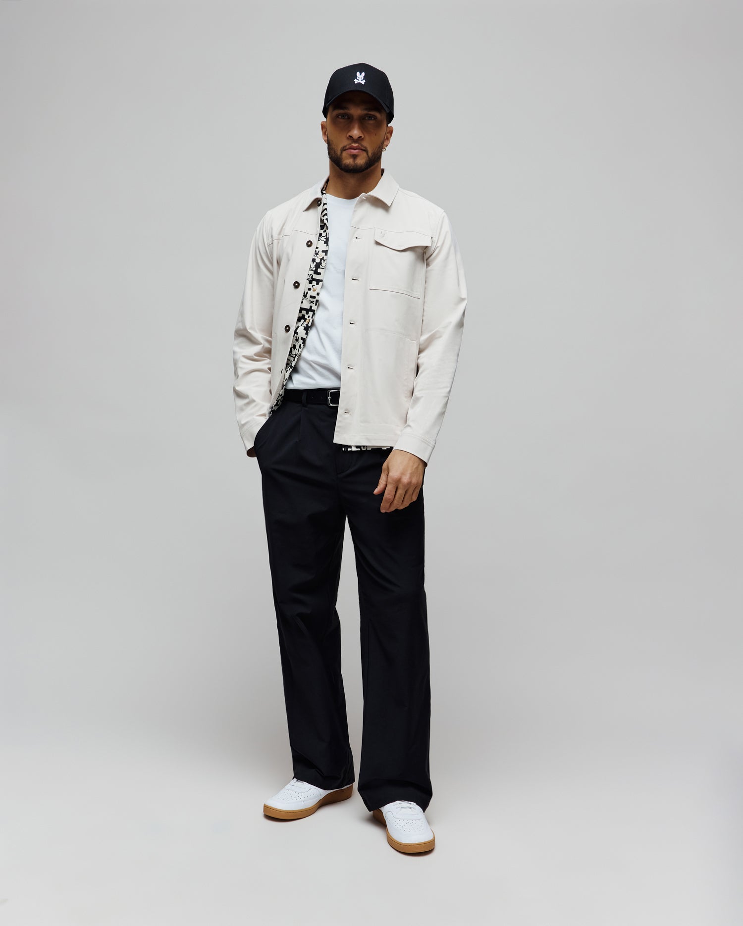 MB0600033-BLK_4.jpg
