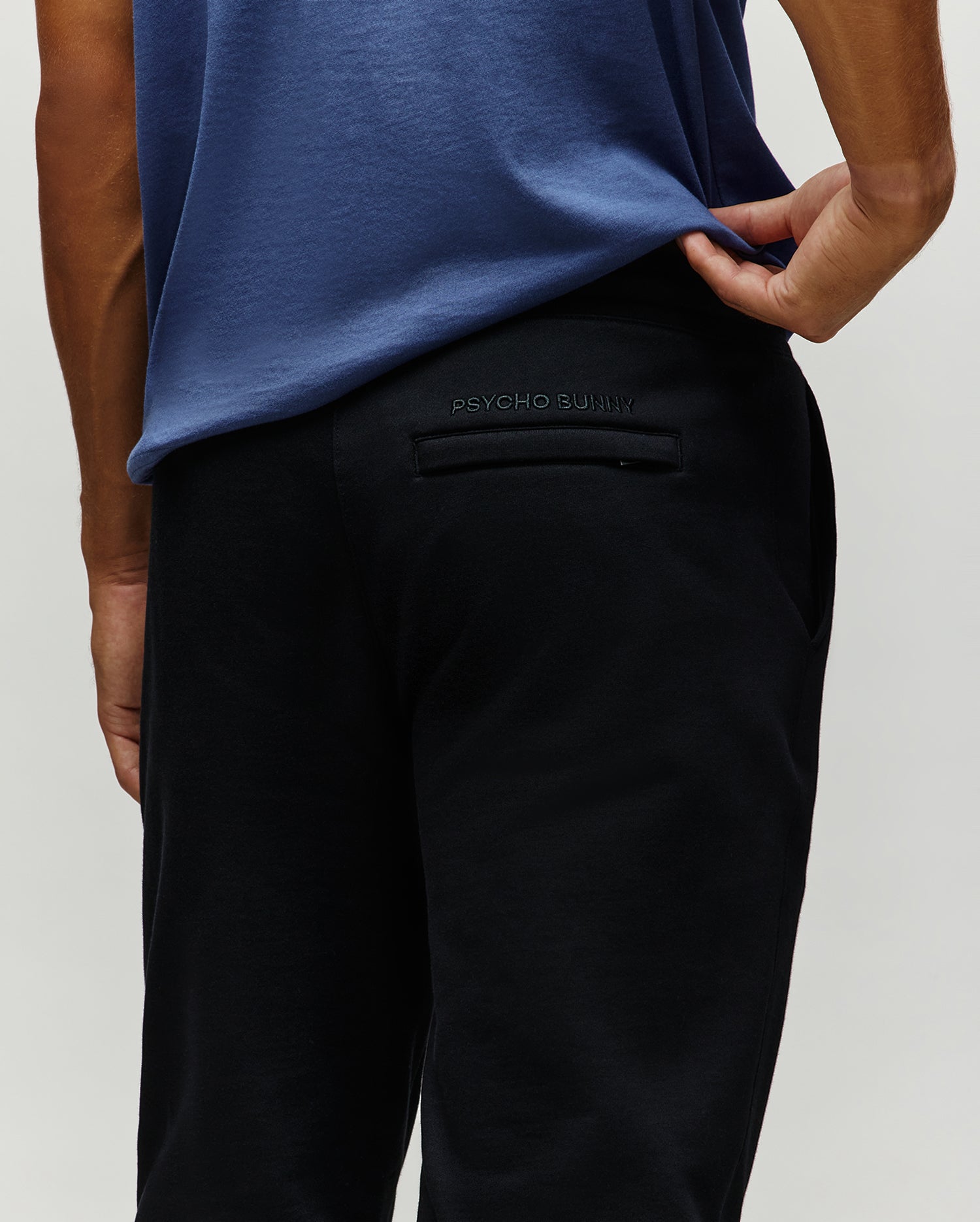 MB0800038-BLK_3.jpg