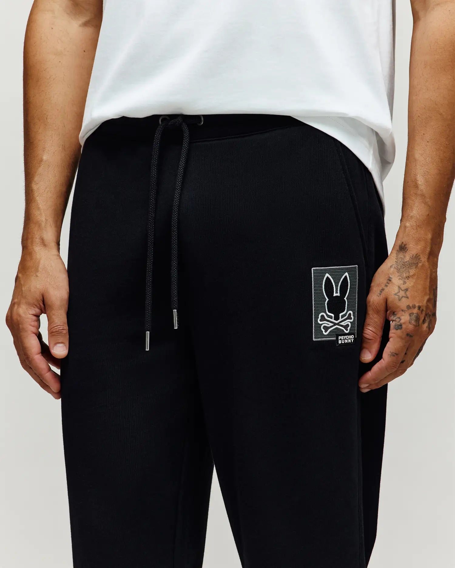 MB0800042-BLK_2.jpg