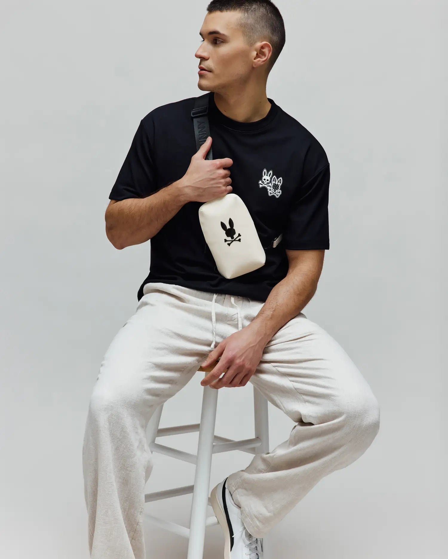 MT0200233-BLK_4.jpg